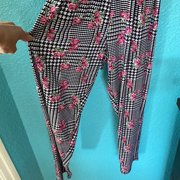 Extremely Me | Girls Floral Jumpsuit - Picture 3 of 4